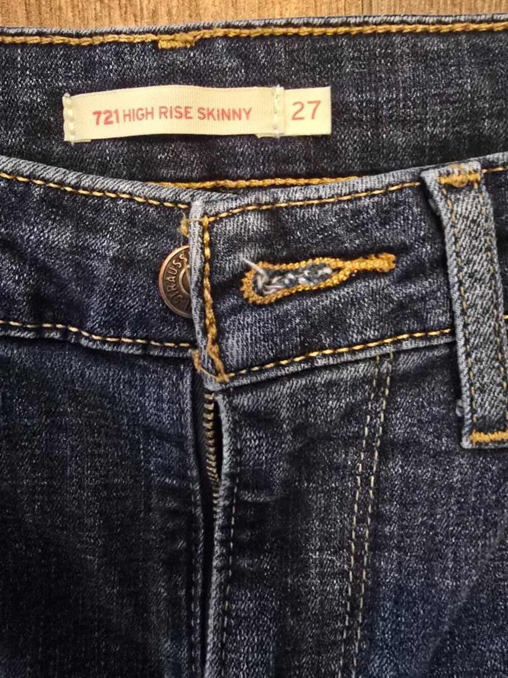 Levi's 720 High Rise Skinny - Picture 3 of 4